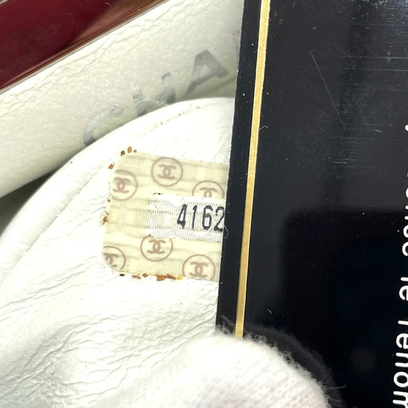 CHANEL Green Shoulder Bag - Picture 12 of 13